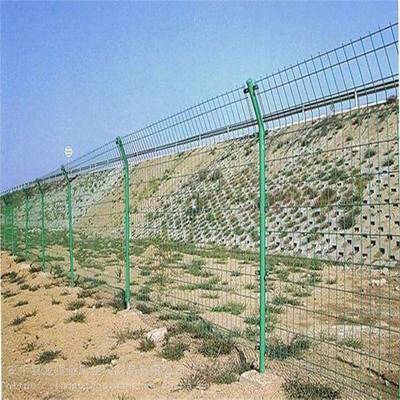 守護安全與邊界 鐵絲防護網、道路護欄網與鋼絲網圍欄的應用與選擇